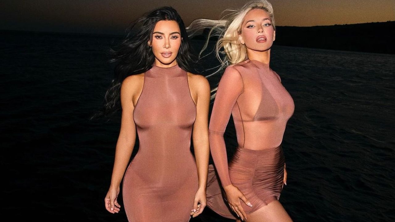 Kim Kardashian e Olivia Pierson exibem curvas em looks transparentes Lorena Bueri