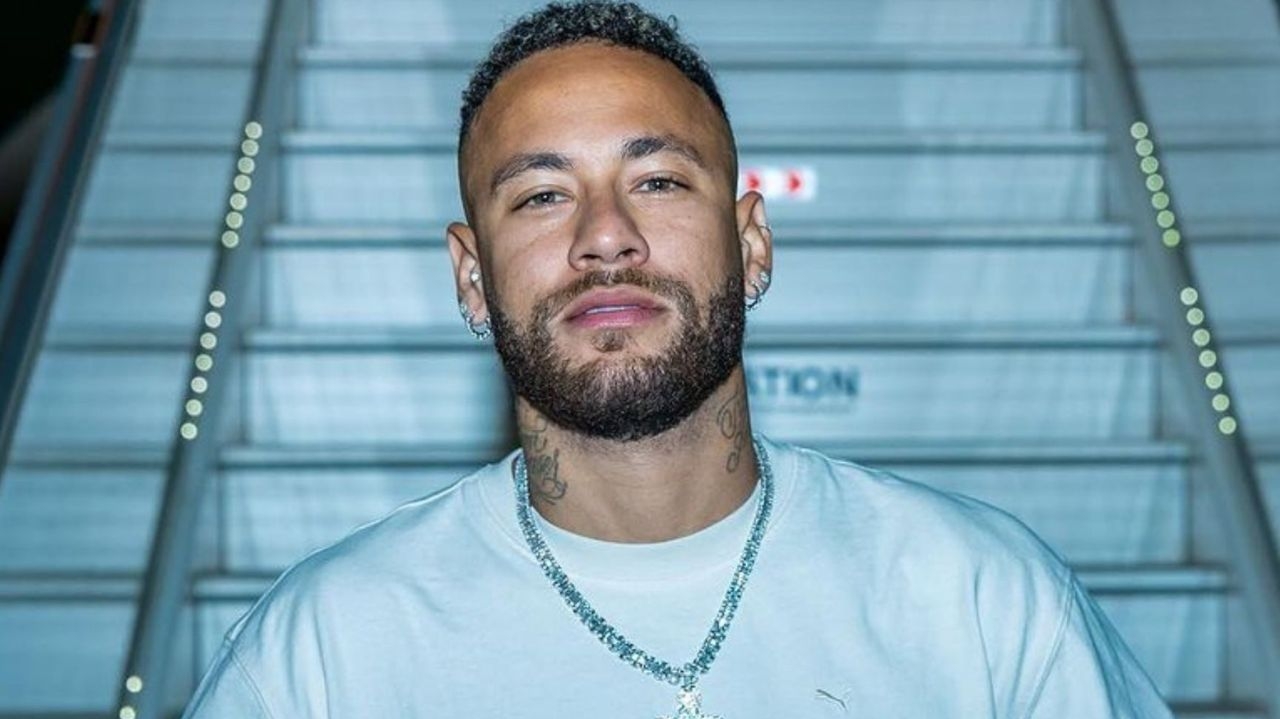 Neymar vira notícia na imprensa internacional após postar foto de sua filha Helena  Lorena Bueri