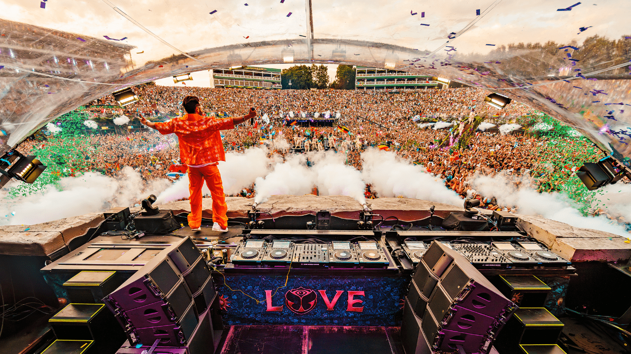 Alok eletriza o palco principal do Tomorrowland Bélgica, grava videoclipe ao vivo e toca música inédita Lorena Bueri