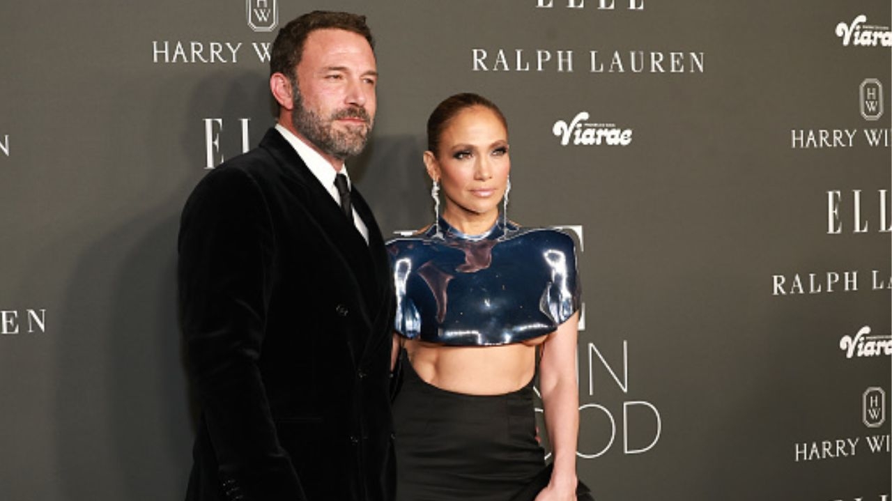 Jennifer Lopez aparece com aliança após a ausência de Ben Affleck no aniversário Lorena Bueri