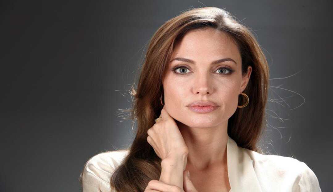 Angelina Jolie cria conta no Instagram e divulga carta de jovem afegã para dar voz à todos que lutam pelos direitos humanos básicos