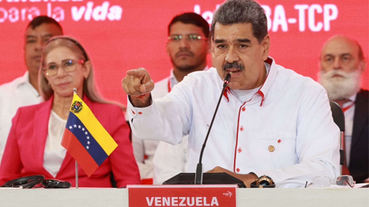 Maduro sugere que os assustados devem 'tomar um chá de camomila' Lorena Bueri