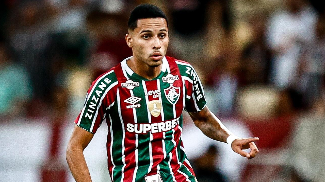 Alexander sente desconforto e fica fora de confronto contra o Palmeiras Lorena Bueri