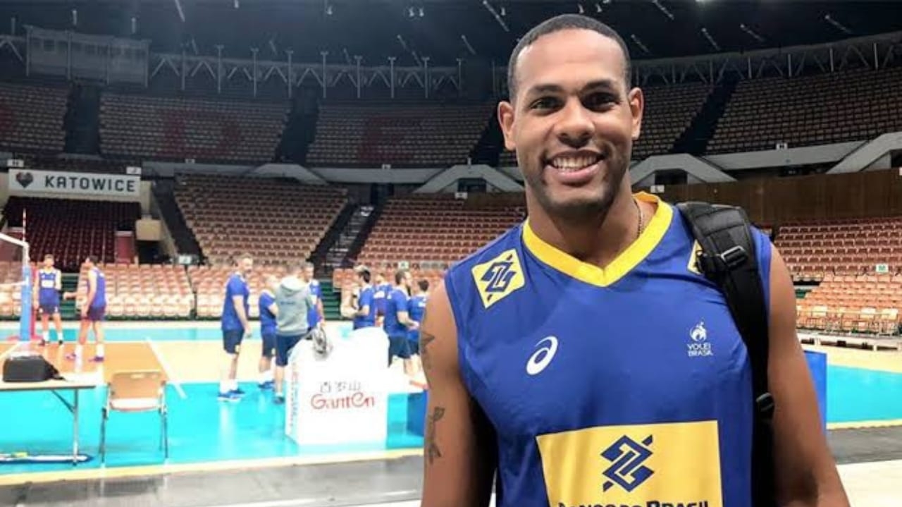 Leal se machuca em treino de vôlei para as Olimpíadas de Paris Lorena Bueri