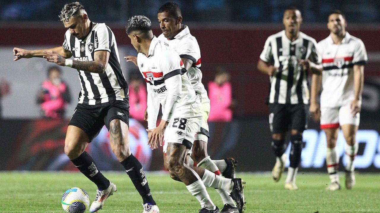 São Paulo e Botafogo empatam em jogo emocionante no Morumbis Lorena Bueri