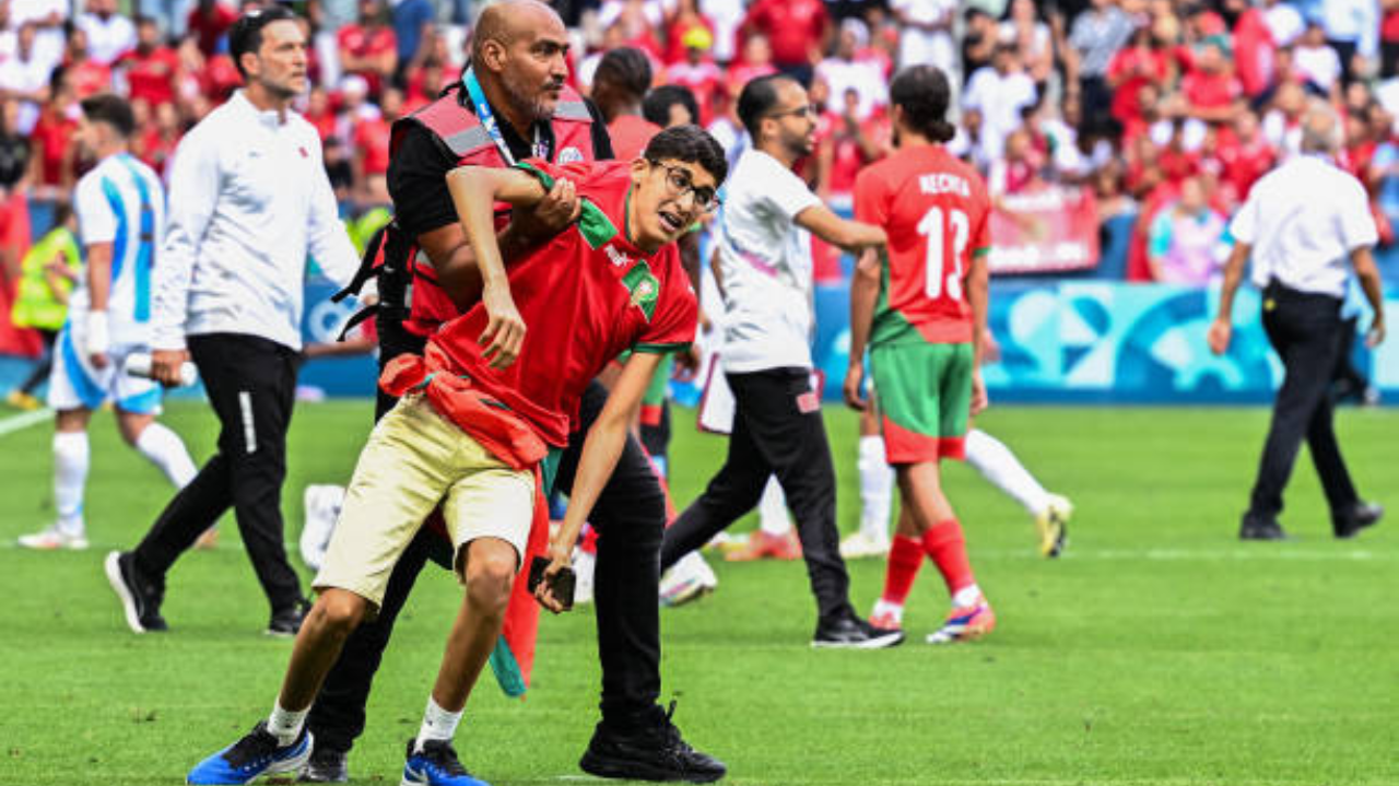 Jogadores e equipes se manifestam após partida conturbada entre Marrocos e Argentina Lorena Bueri