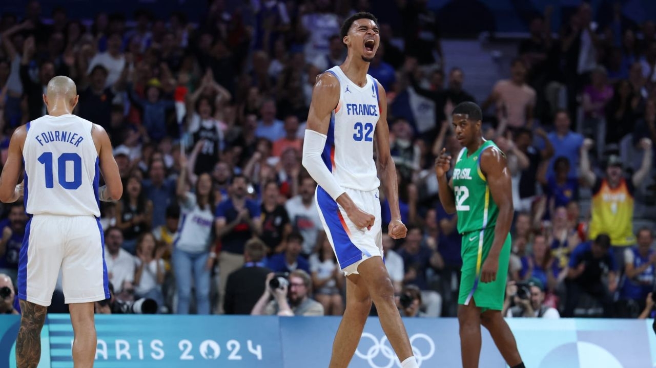 Brasil sai na frente, mas leva virada da França no basquete masculino nas Olimpíadas de Paris Lorena Bueri