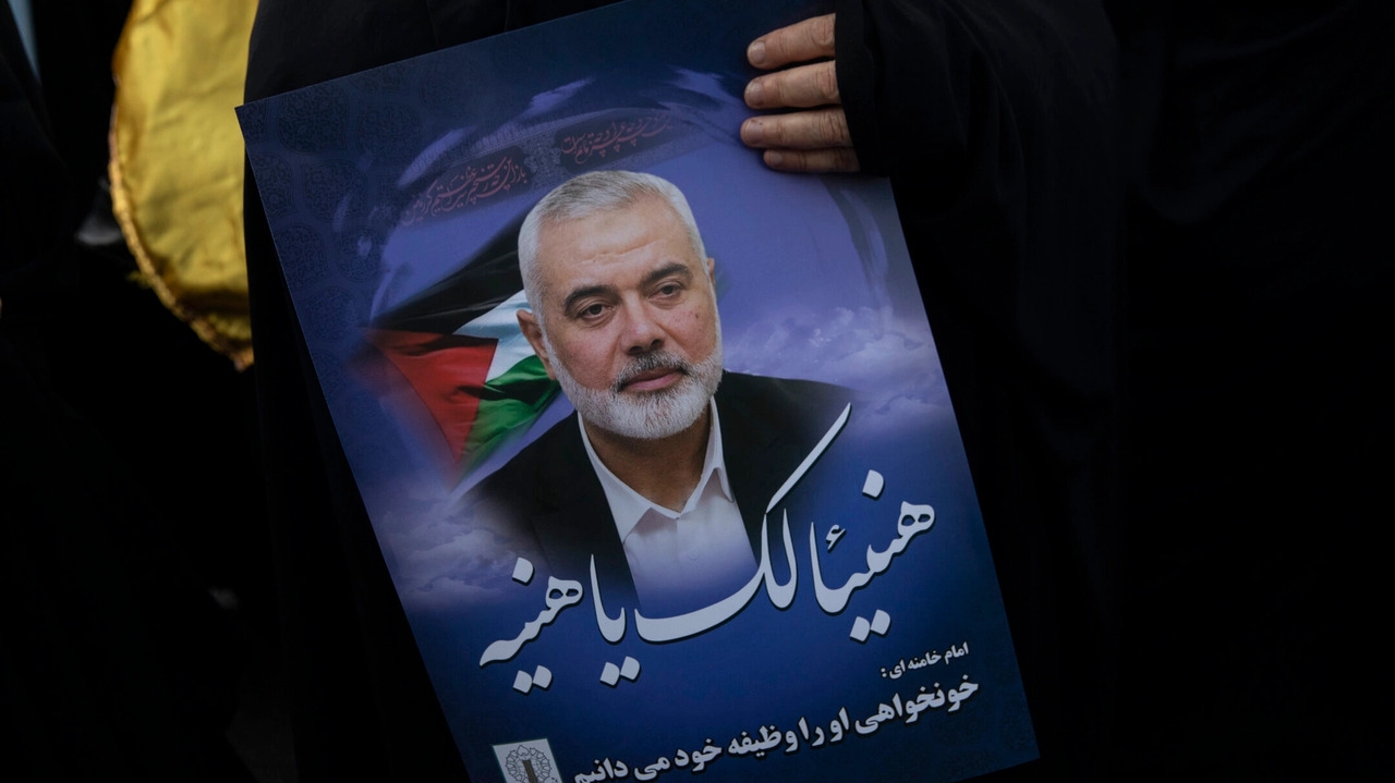 Funeral de líder do hamas Ismail Haniyeh é marcado por ameaças a Israel Lorena Bueri