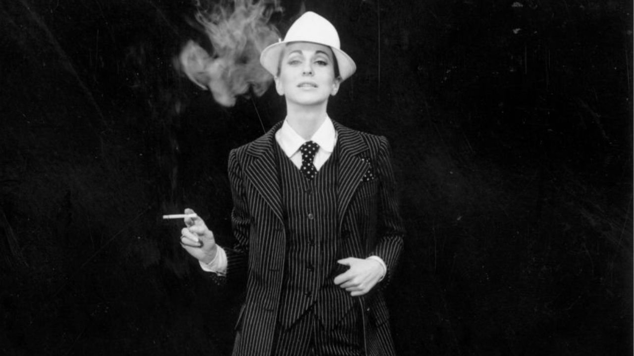 Relembre o 'Le Smoking' e outros legados revolucionários de Yves Saint Laurent Lorena Bueri