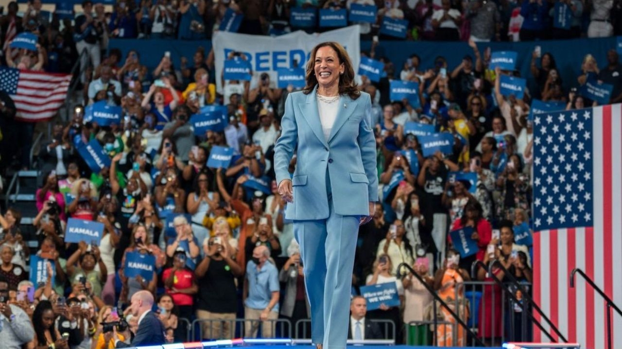 Candidata a presidência dos EUA, Kamala Harris arrecada R$ 1,7 bilhão em julho e supera Trump Lorena Bueri