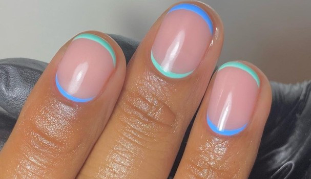 Conheça a nova tendência de nail art: cutícula espelhada  Lorena Bueri