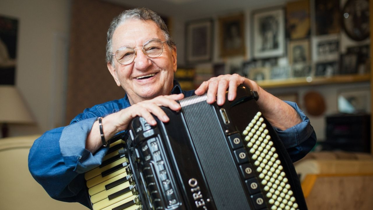  Caçulinha, músico do “Domingão do Faustão”, morre aos 86 anos Lorena Bueri