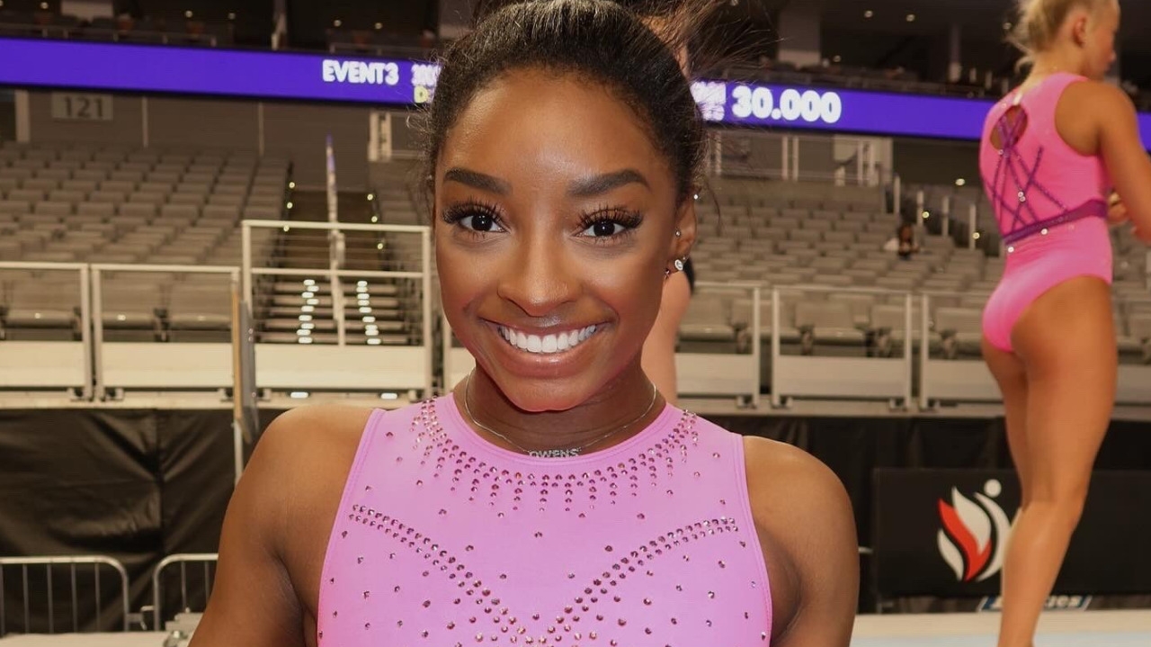 Simone Biles elogia Rebeca Andrade: 'Ela é rainha' Lorena Bueri