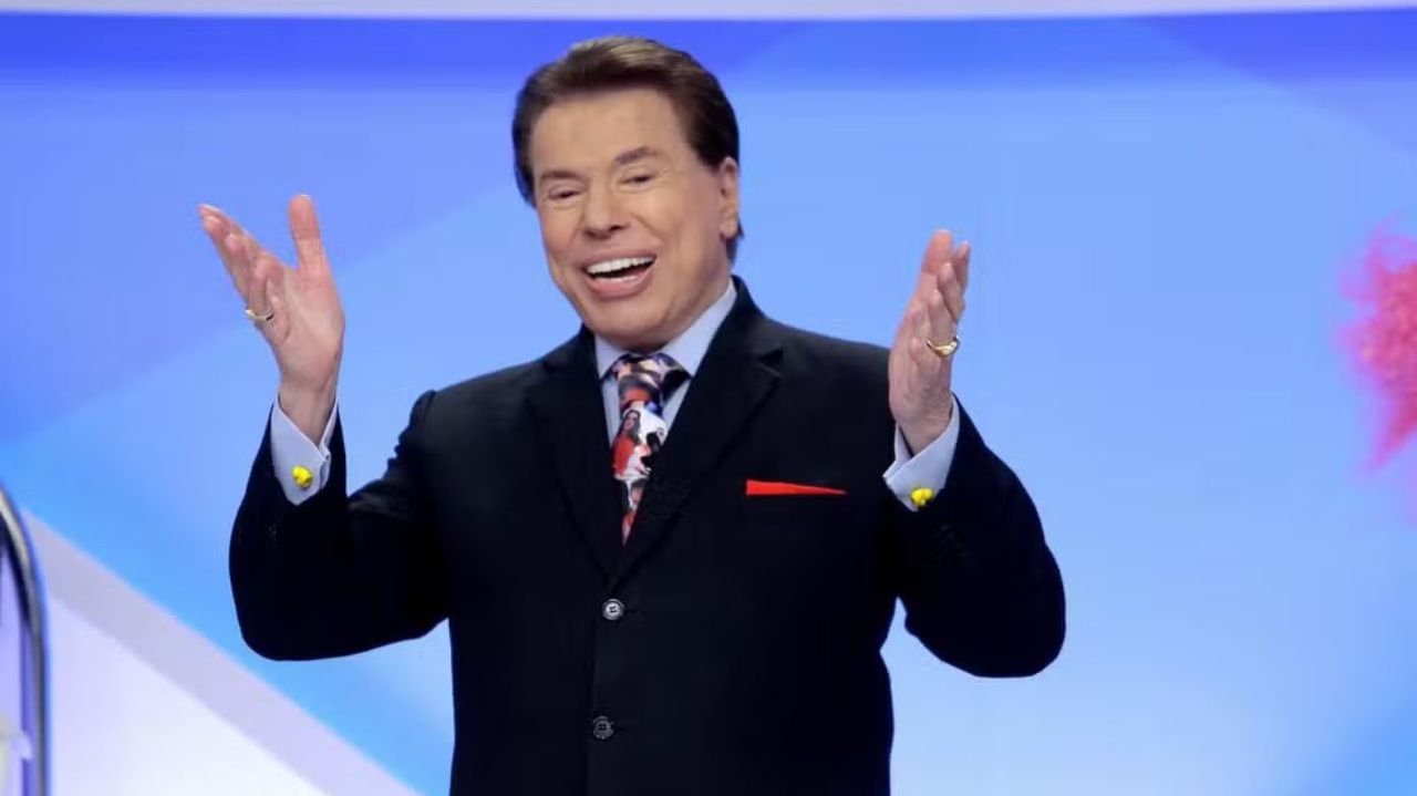 Silvio Santos realiza tratamento com antibióticos após internação Lorena Bueri