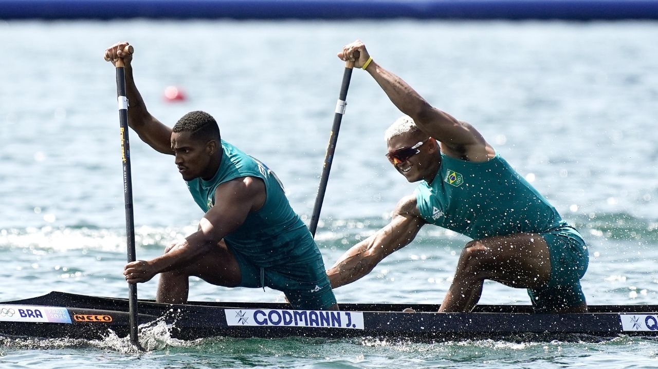 Dupla da canoagem Isaquias e Jack se classifica para semifinais olímpicas Lorena Bueri