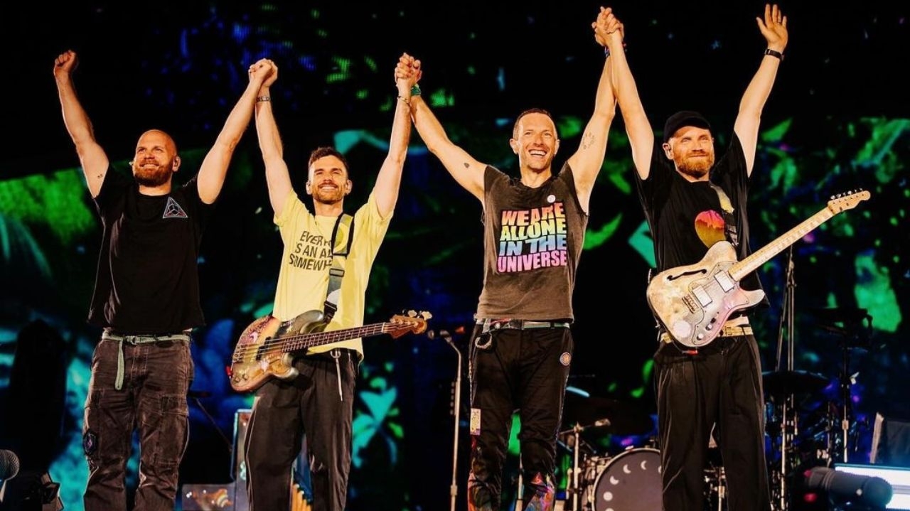 Coldplay anuncia data de lançamento do novo single “We Pray” Lorena Bueri