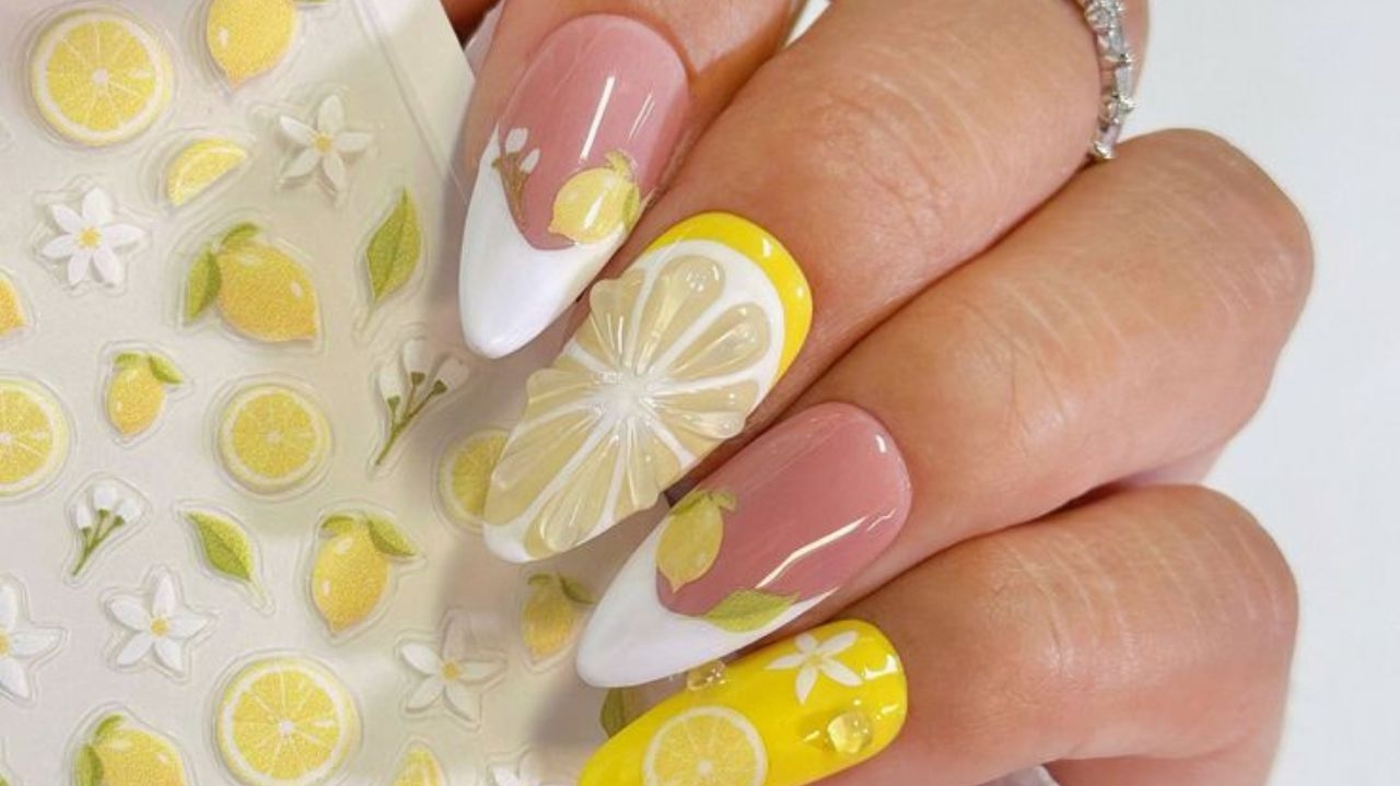 Nail arts de frutas: cinco modelos para você se inspirar Lorena Bueri