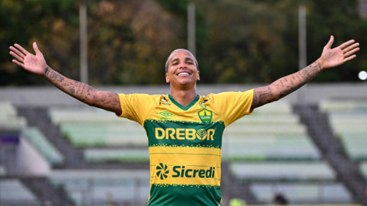 Deyverson assina com Atlético-MG até 2025 Lorena Bueri