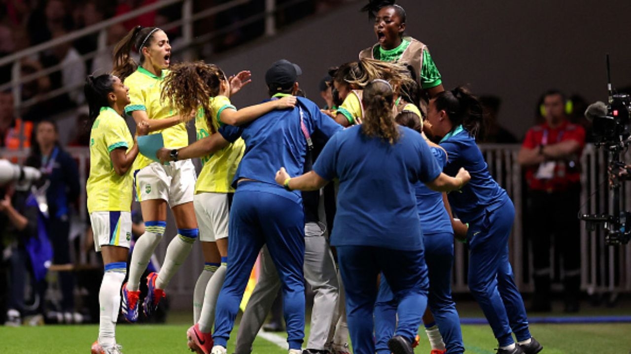 Brasil alcança sexta final olímpica consecutiva no futebol Lorena Bueri