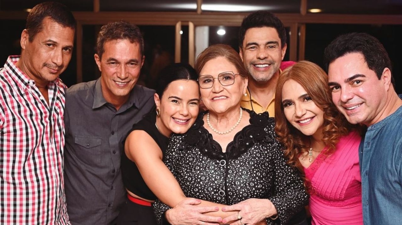 Família Camargo celebra aniversário de Helena em meio a brigas Lorena Bueri