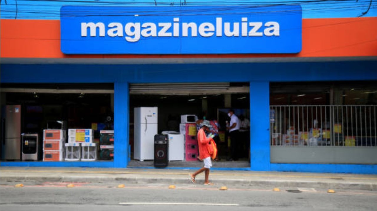 Magazine Luiza supera prejuízo de um ano em segundo trimestre Lorena Bueri