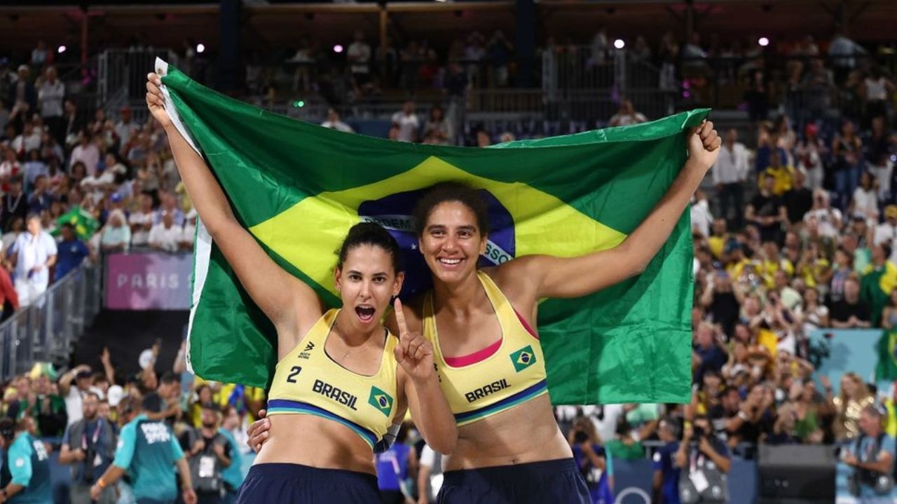 Ana Patrícia e Duda conquistam o ouro no vôlei de praia Lorena Bueri