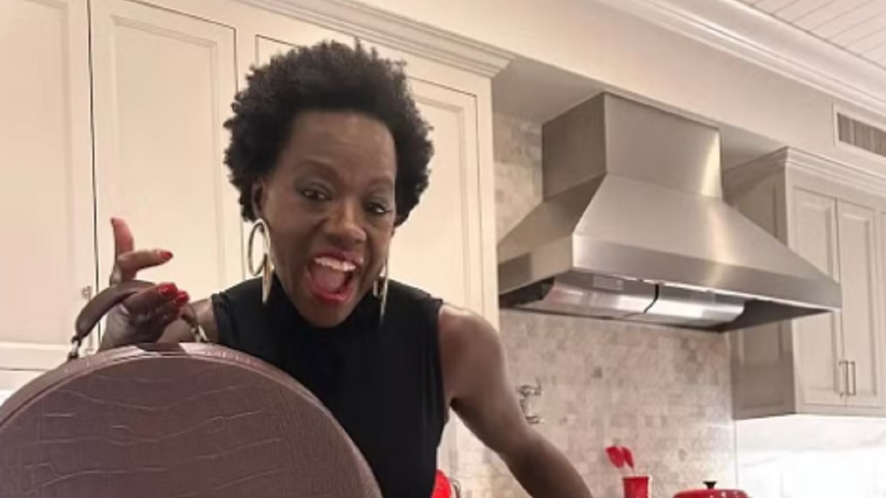 Viola Davis comemora 59 anos: 'Eu tenho amor. Eu tenho coragem' Lorena Bueri