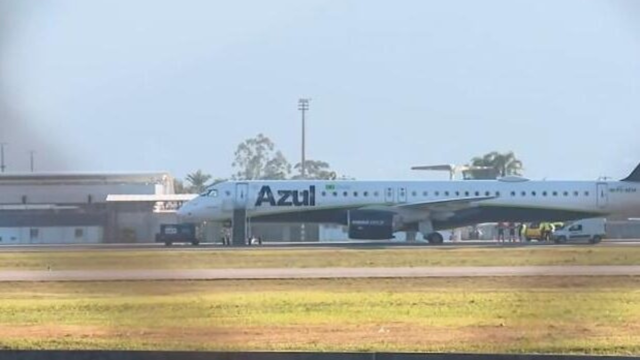 Aeroporto Internacional de Florianópolis tem pista temporariamente fechada por conta de incidente  Lorena Bueri