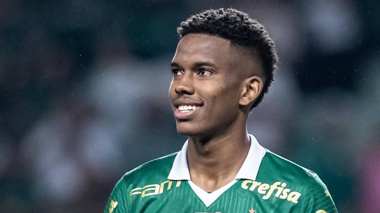 Com Estevão, Palmeiras desembarca no Rio de Janeiro Lorena Bueri