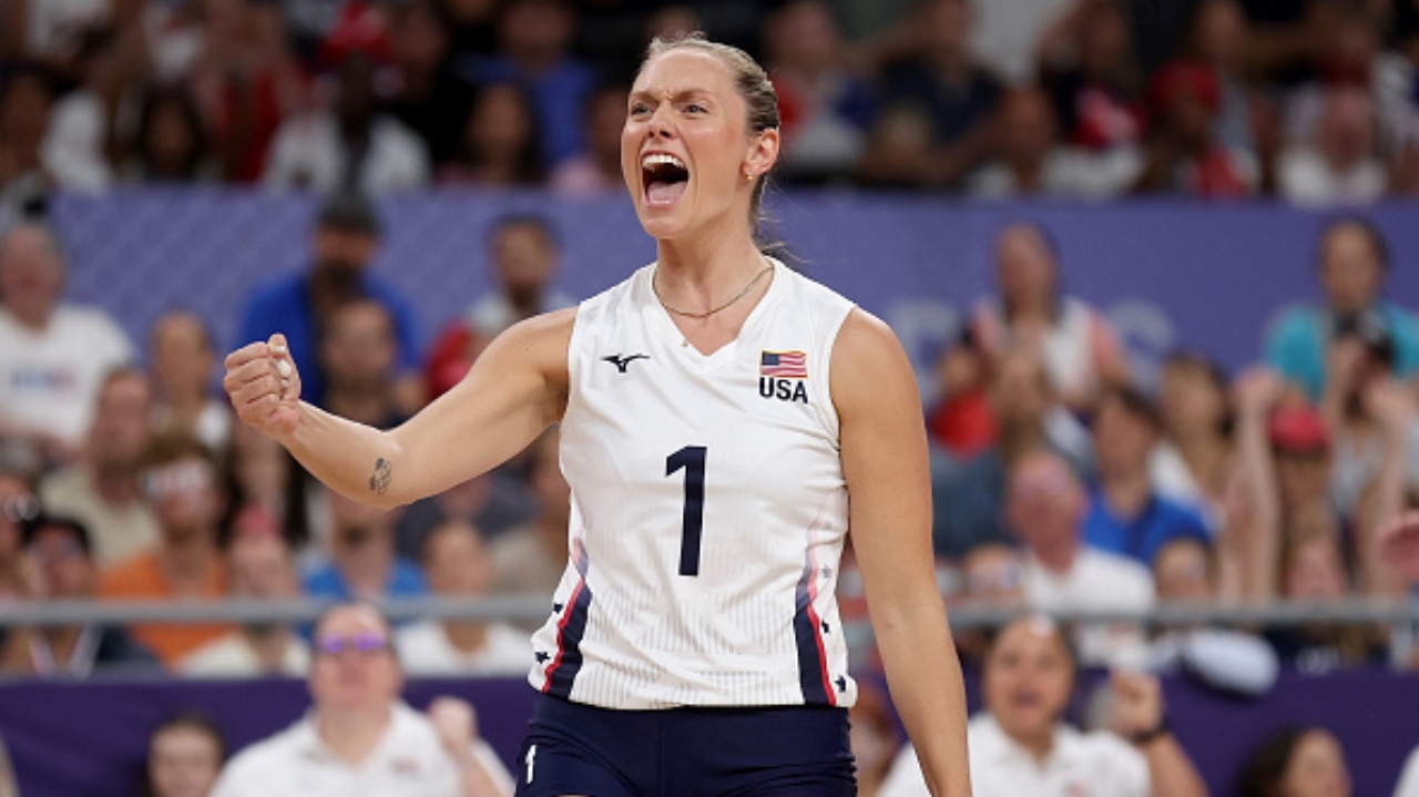 Jogadoras da equipe de vôlei dos EUA sofrem acidente em Paris Lorena Bueri