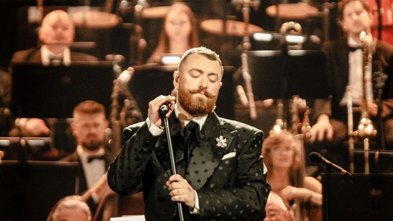 Sam Smith anuncia regravação de música com participação de Iza Lorena Bueri