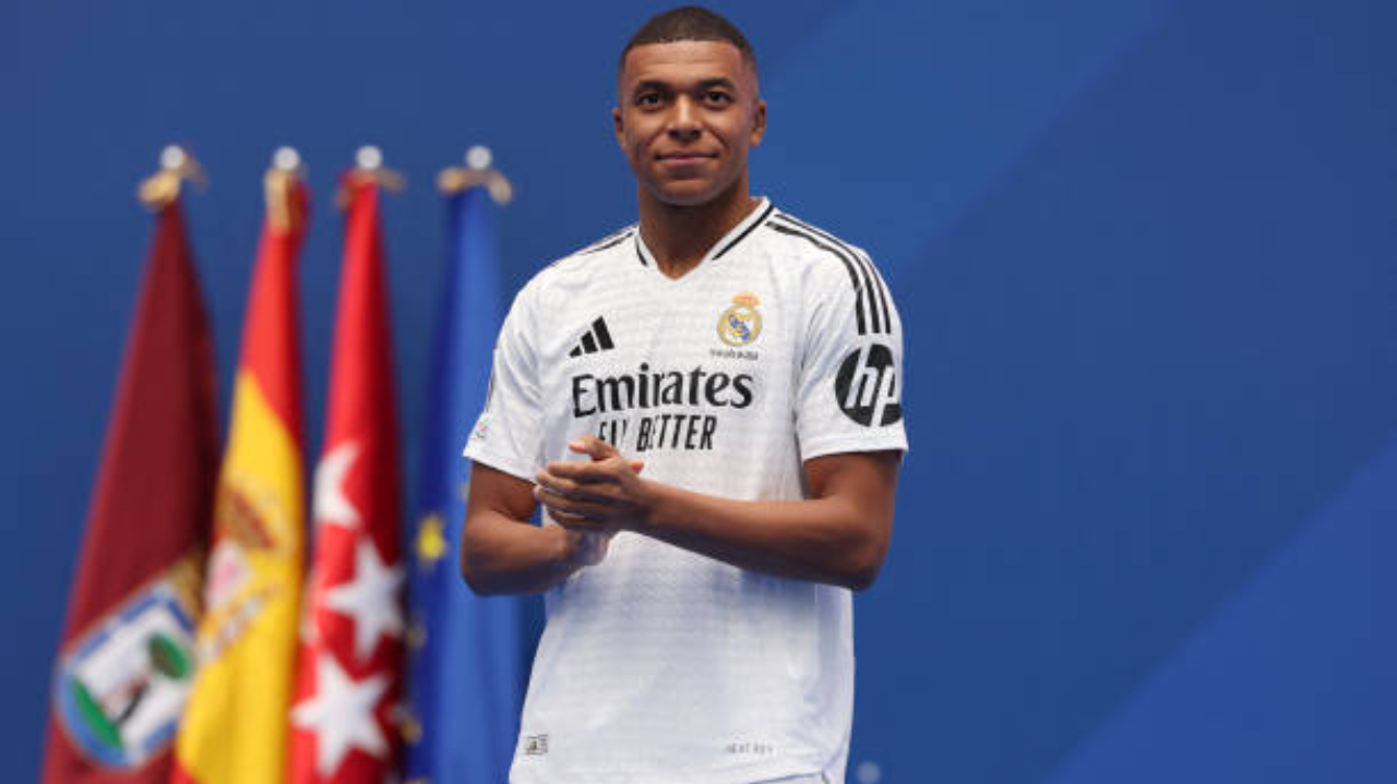 Kylian Mbappé estreia pelo Real Madrid e recebe elogios de Ancelotti Lorena Bueri