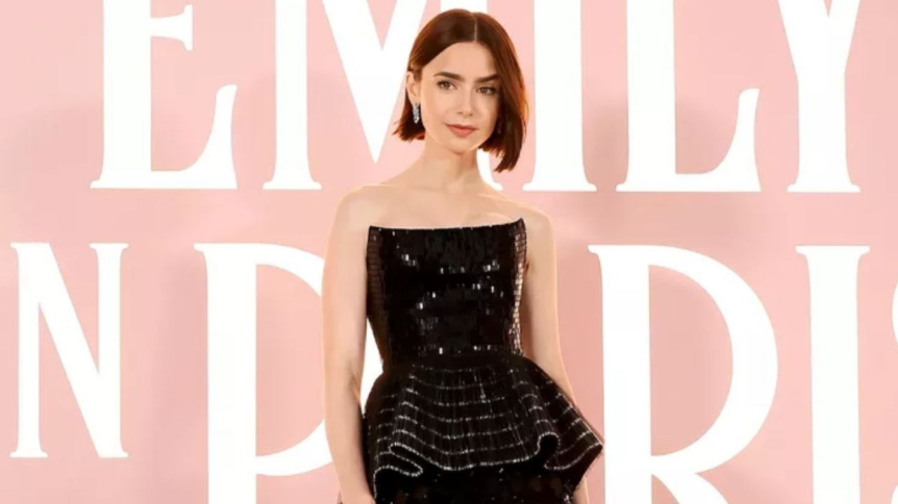 Lily Collins veste um Armani Privé na première de “Emily em Paris” Lorena Bueri