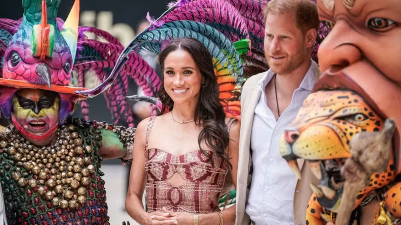 Confira os três looks usados por Meghan Markle em viagem para a Colômbia Lorena Bueri