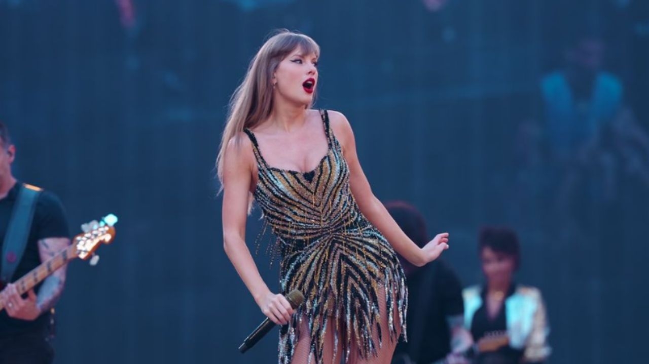 Taylor Swift reencontra familiares de vítimas assassinadas em evento  Lorena Bueri