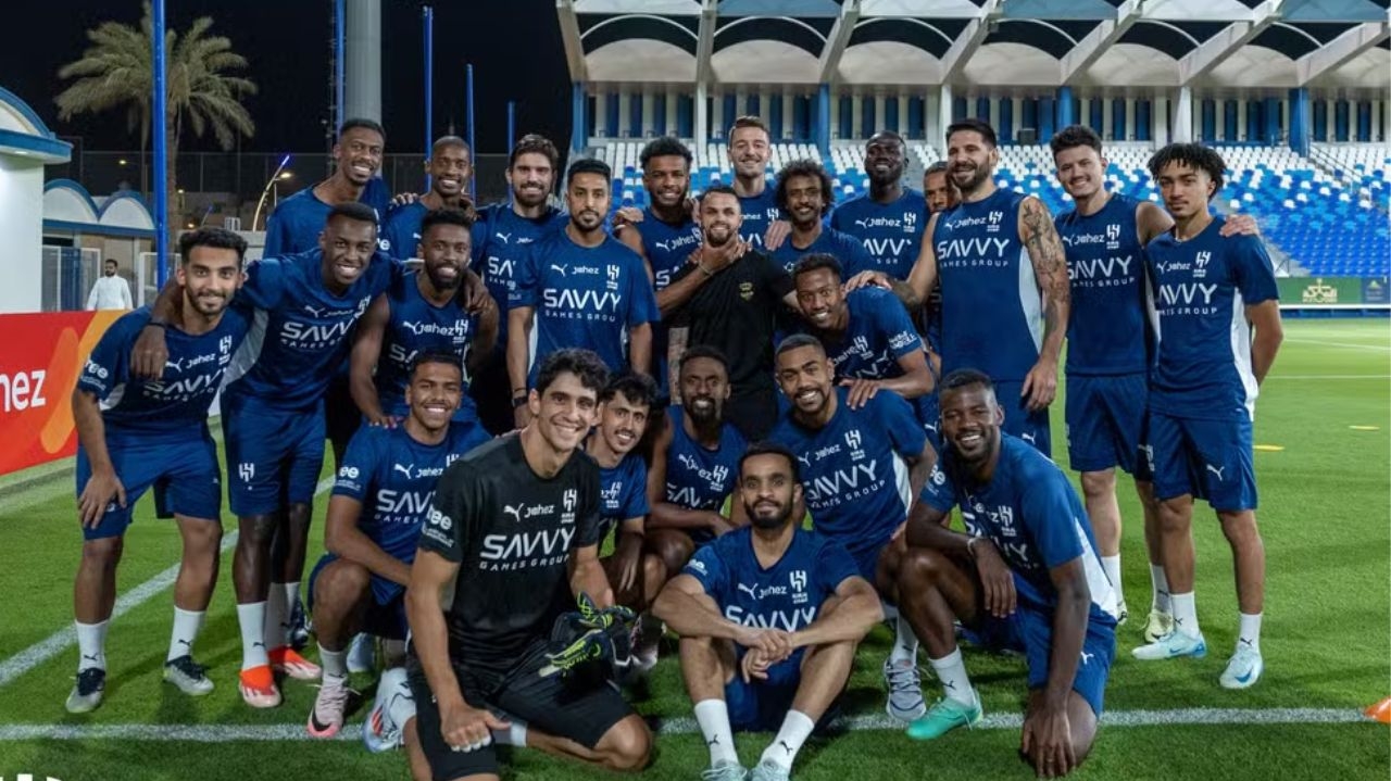 Michael se emociona em despedida do Al Hilal Lorena Bueri