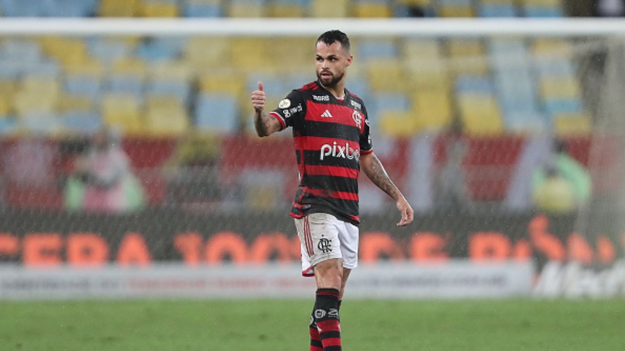 Michael brilha na reestreia pelo Flamengo Lorena Bueri