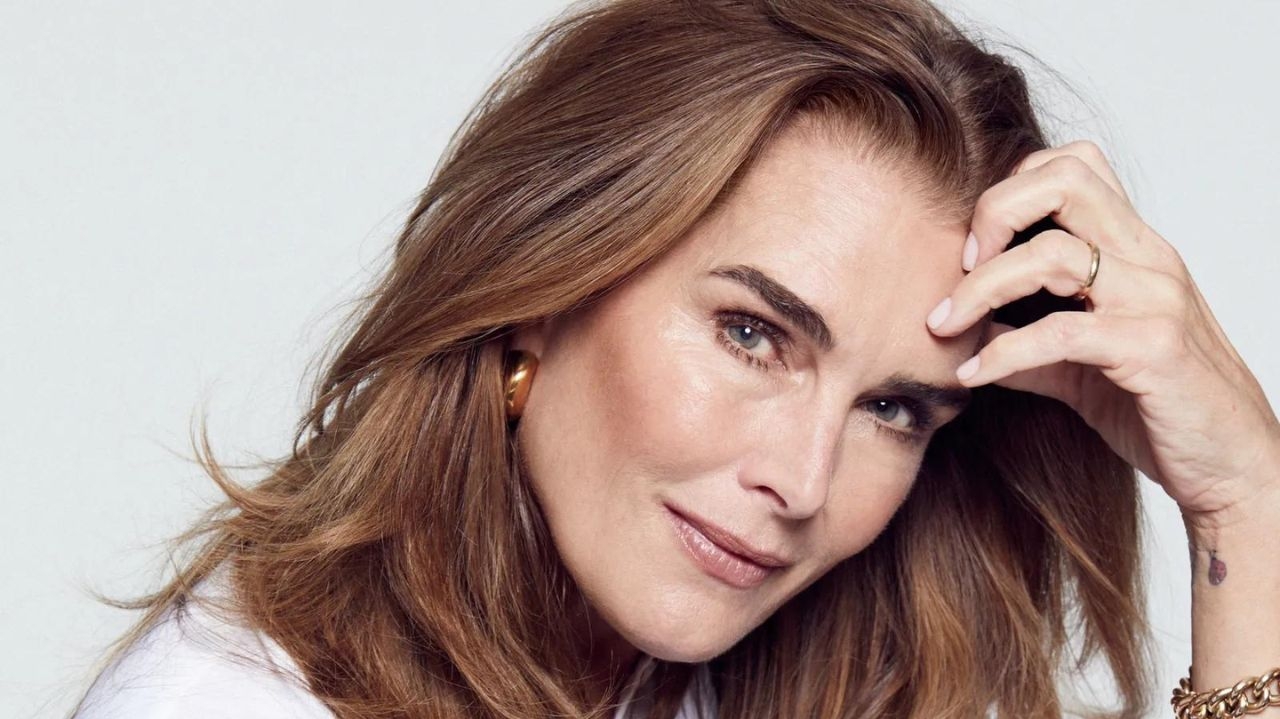 Brooke Shields se torna CEO de sua própria empresa de produtos capilares  Lorena Bueri