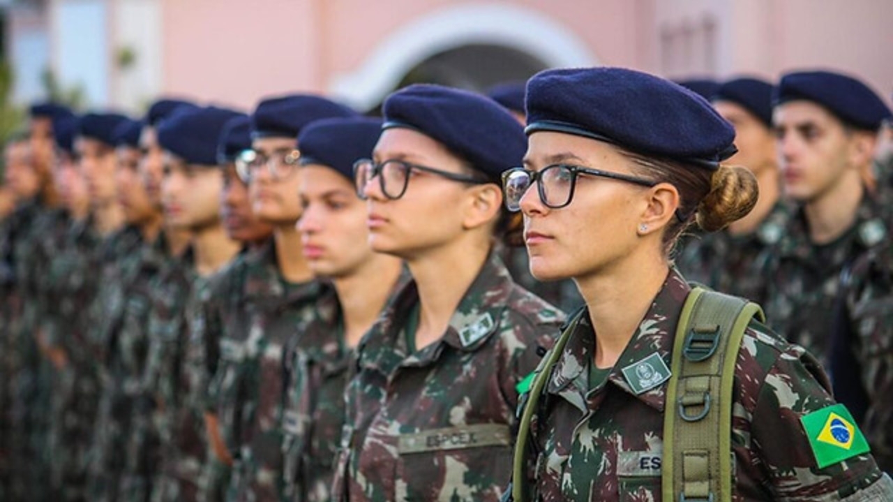 Mulheres passarão a ter alistamento voluntário no Serviço Militar Lorena Bueri