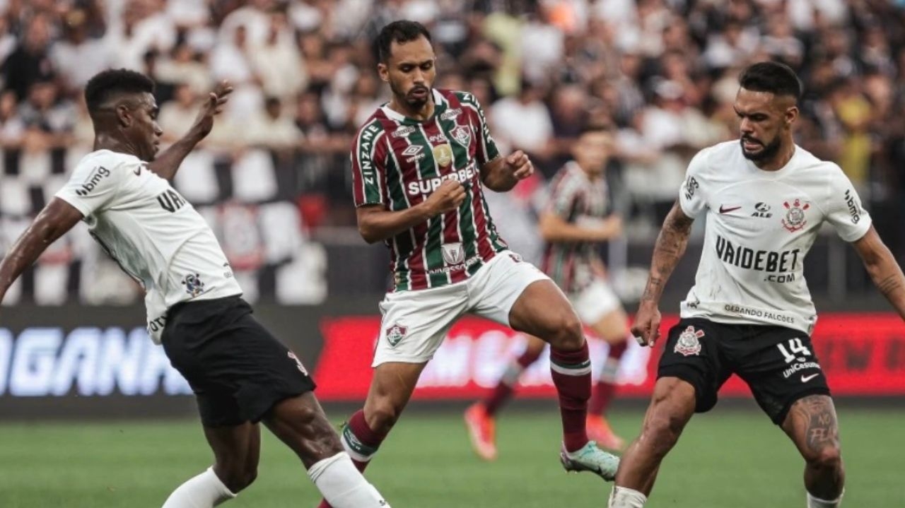 Corinthians e Fluminense voltam a vencer e sonham em continuar na série A Lorena Bueri