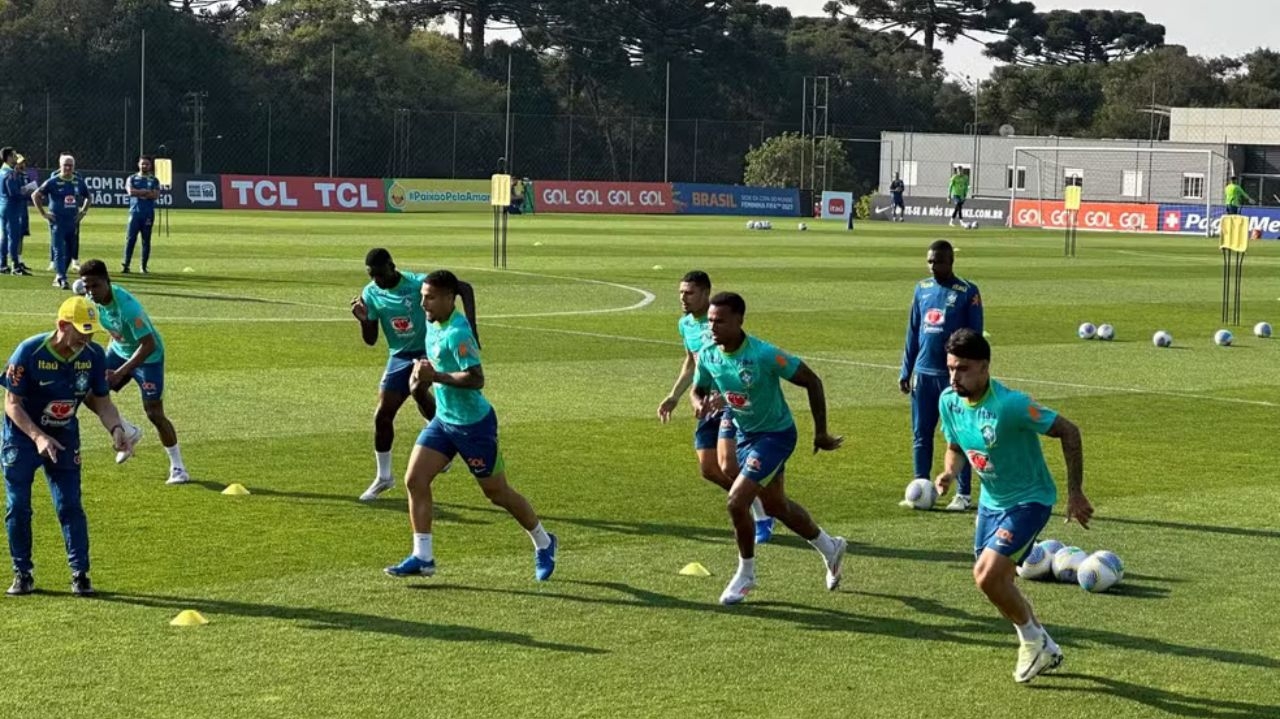 Seleção Brasileira realiza primeiro treino para encarar Equador Lorena Bueri