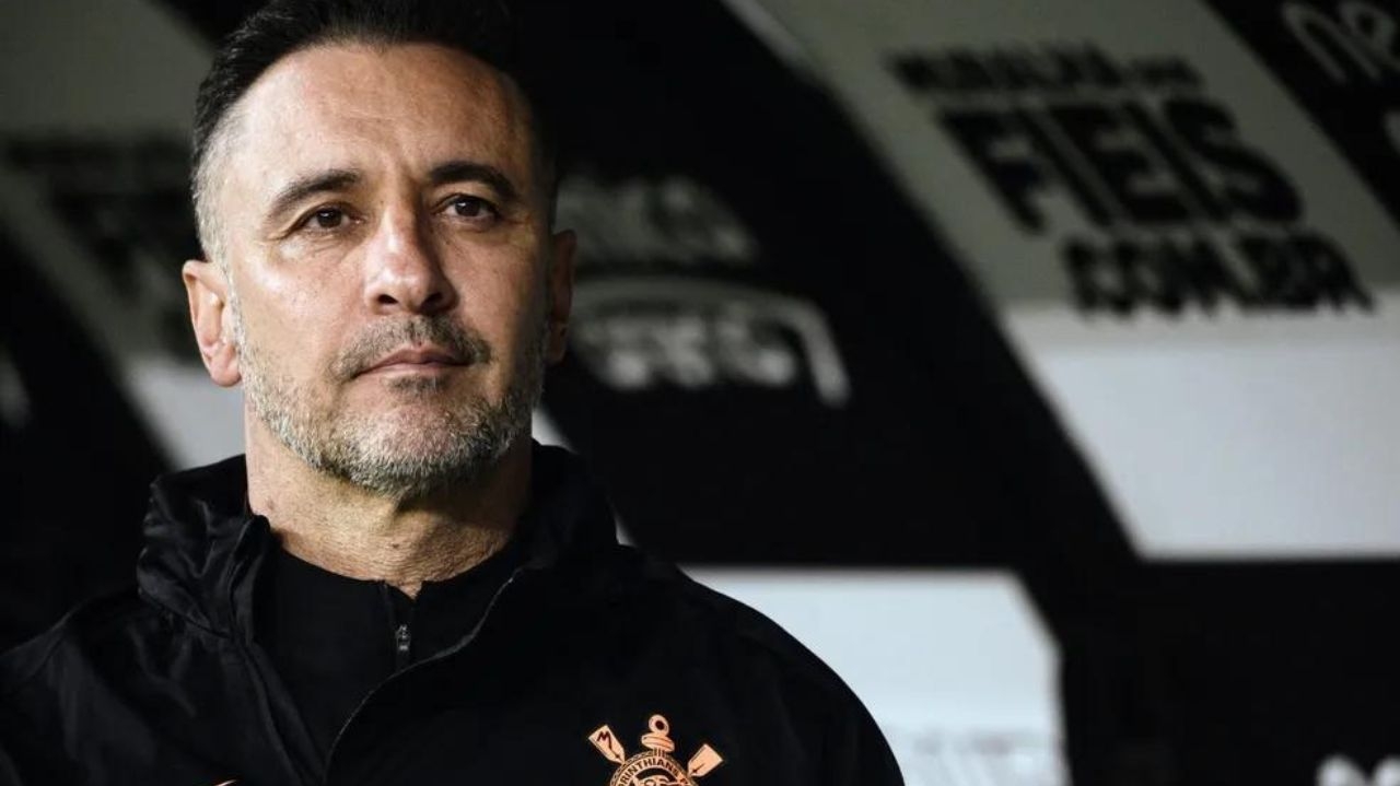 Justiça do trabalho encerra ação milionária de Vitor Pereira conta o Corinthians Lorena Bueri