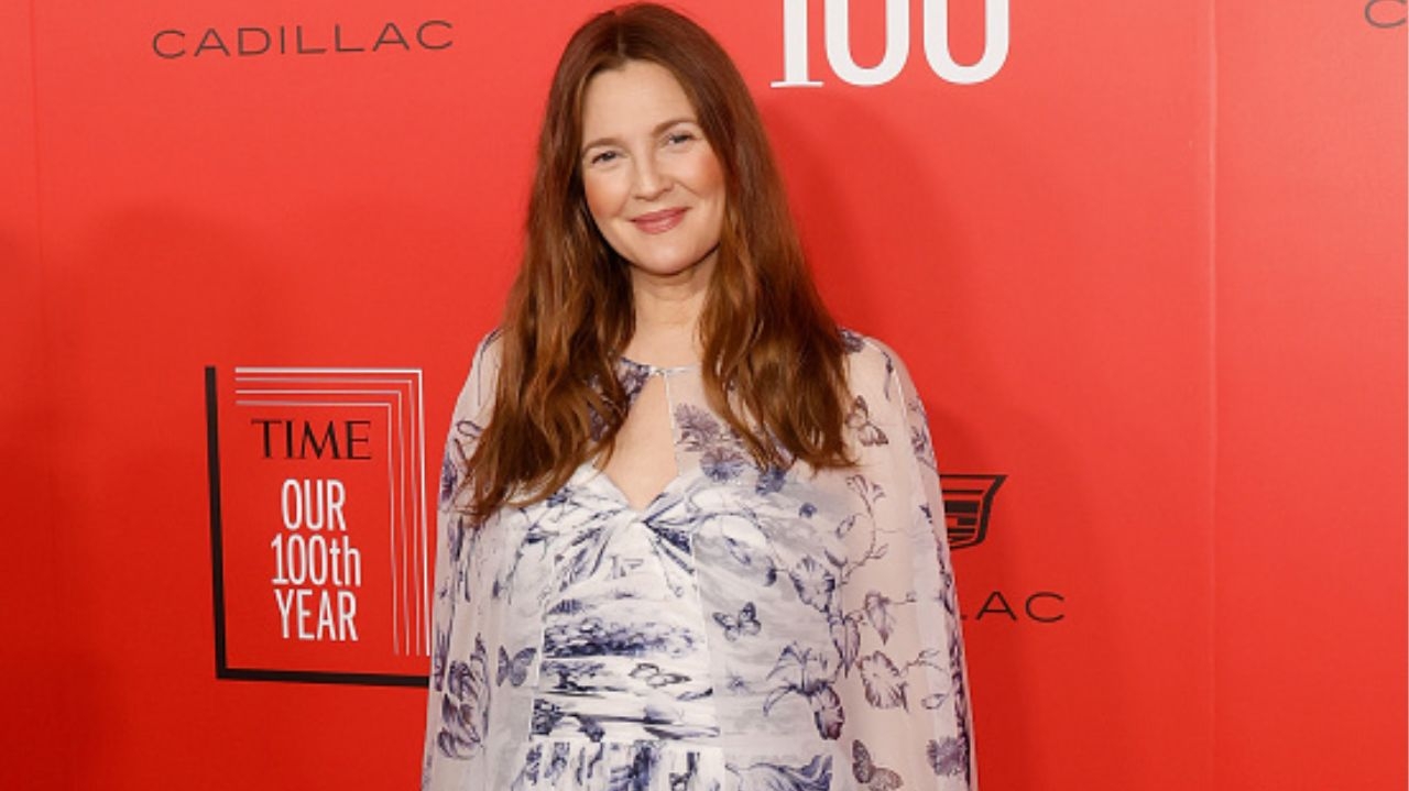 Drew Barrymore revela mais detalhes sobre a sua luta contra o alcoolismo  Lorena Bueri