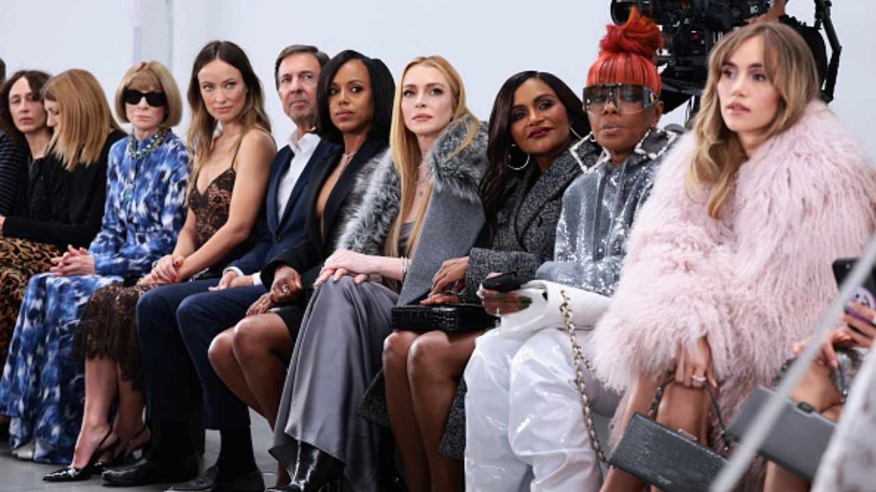 Famosas marcam presença no desfile de Michael Kors na NYFW  Lorena Bueri