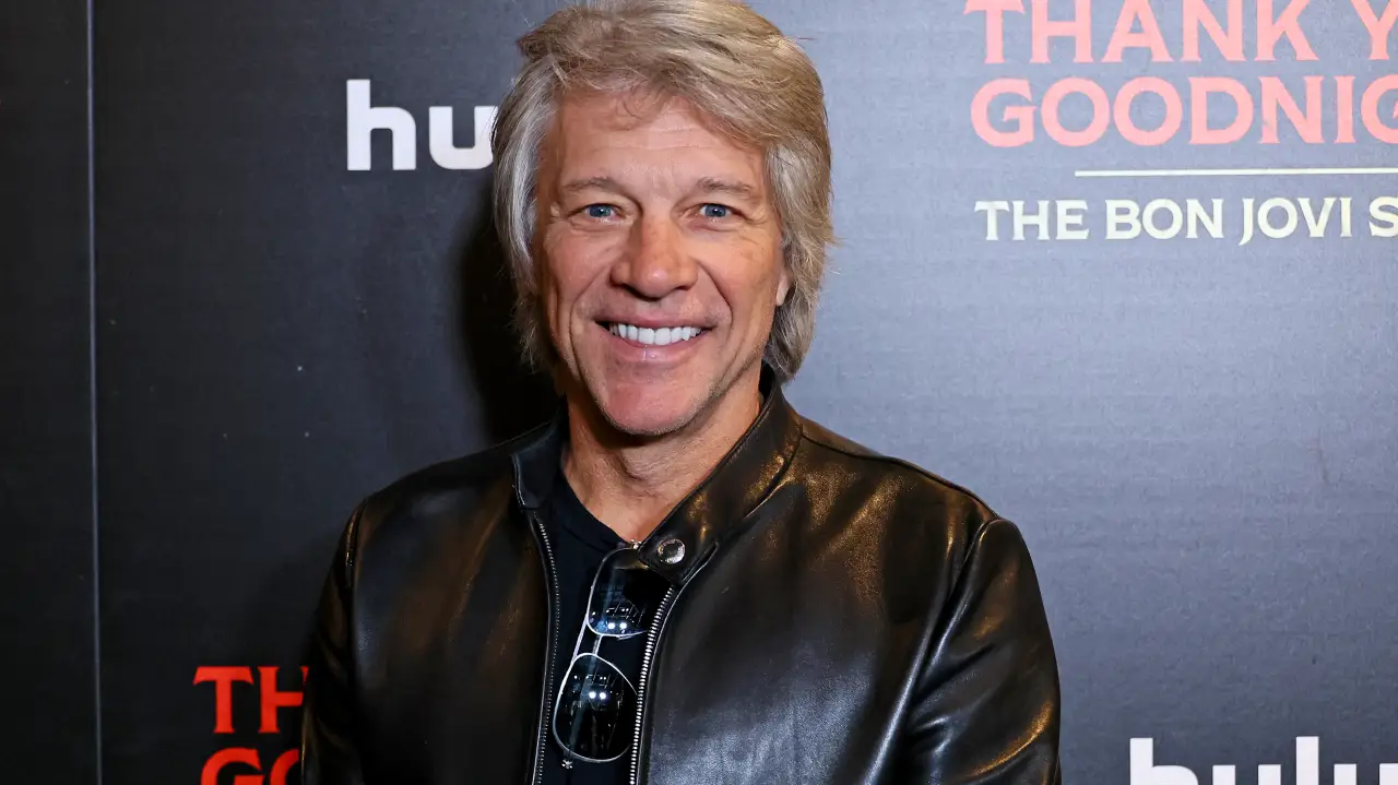 Jon Bon Jovi salva mulher de se jogar de ponte nos EUA; veja vídeo Lorena Bueri