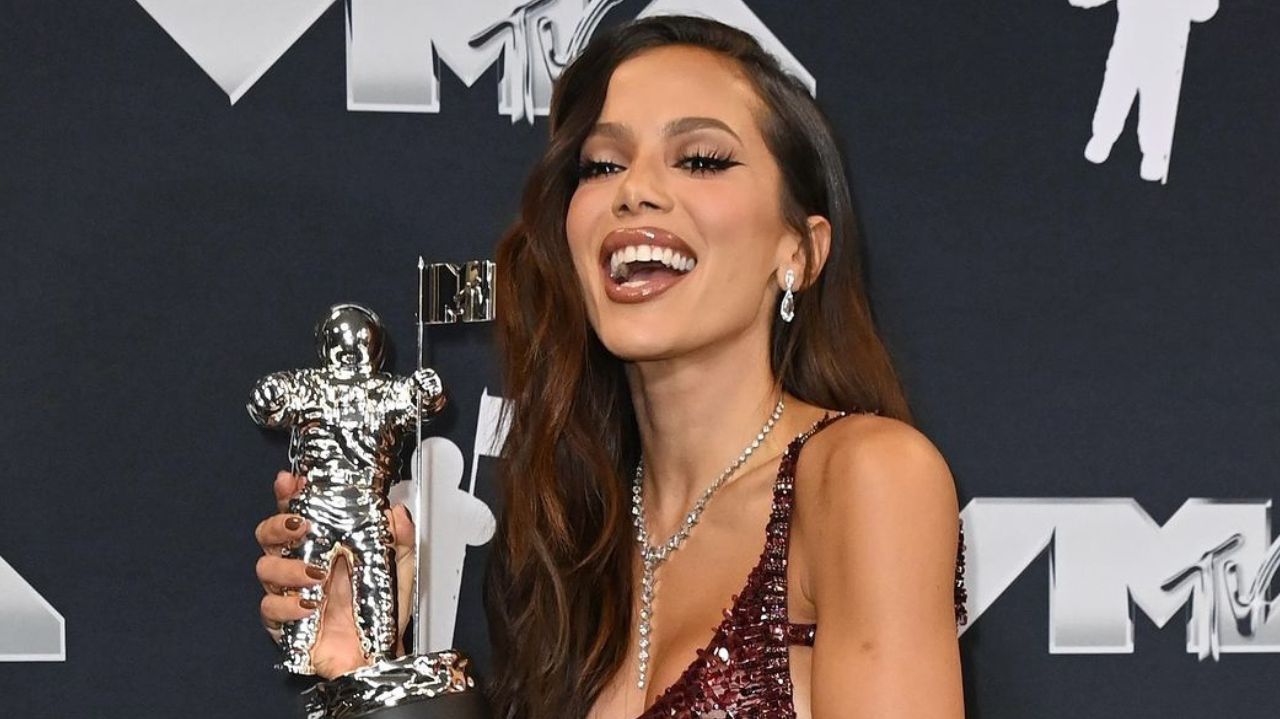 Anitta anuncia pausa na carreira musical após prêmio no VMA: 'Estou bem cansada' Lorena Bueri