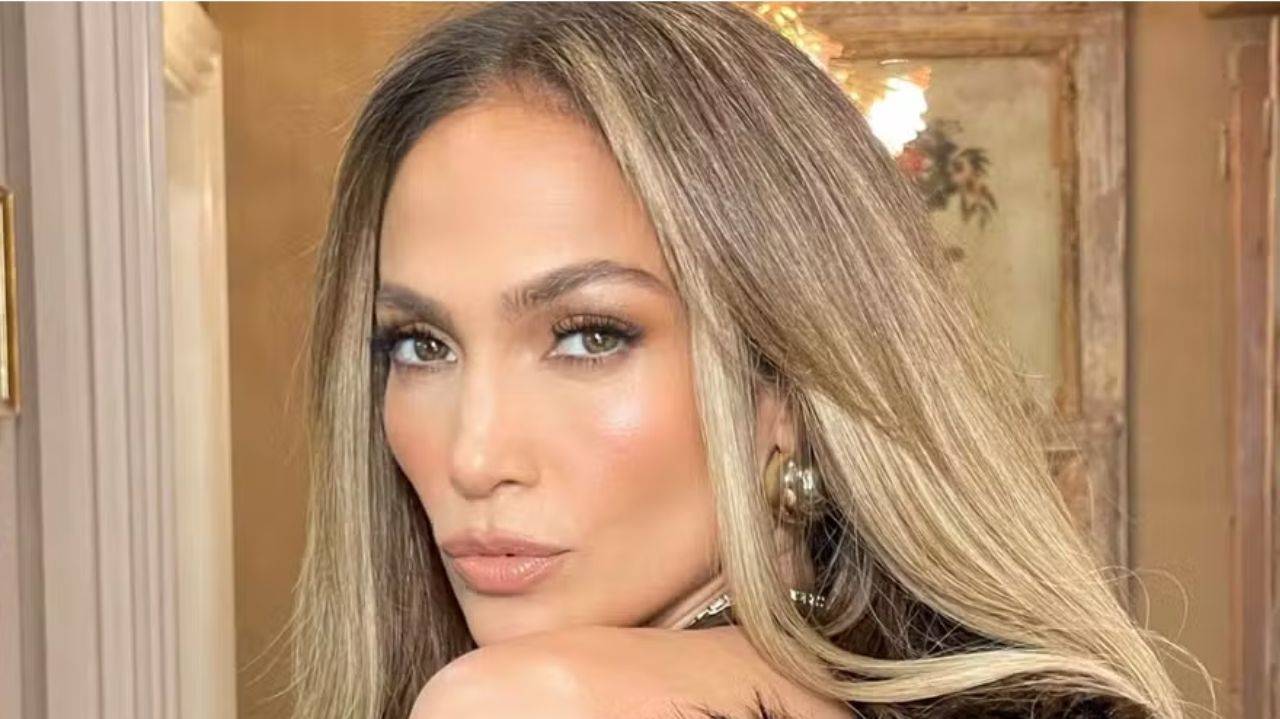 Jennifer Lopez negocia compra de mansão famosa após divórcio Lorena Bueri