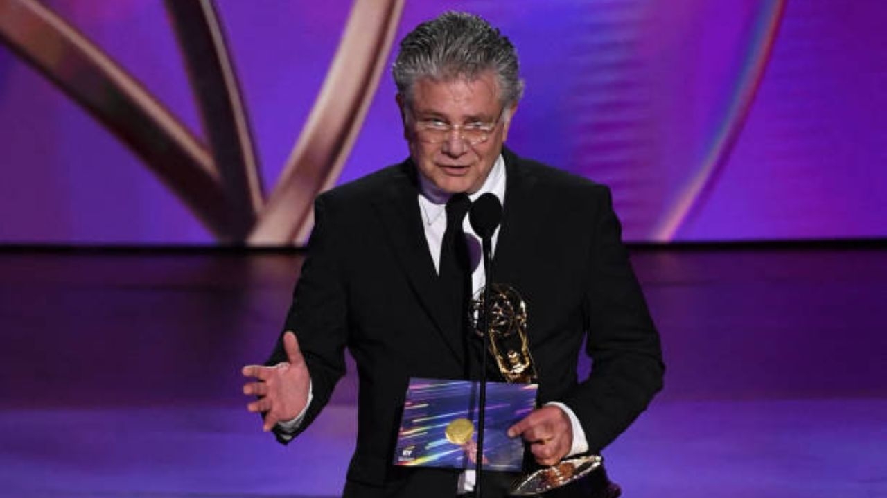 Emmy 2024: Steven Zaillian vence a categoria Melhor Direção em uma Minissérie, Antologia ou Filme para a TV  por 'Ripley' Lorena Bueri