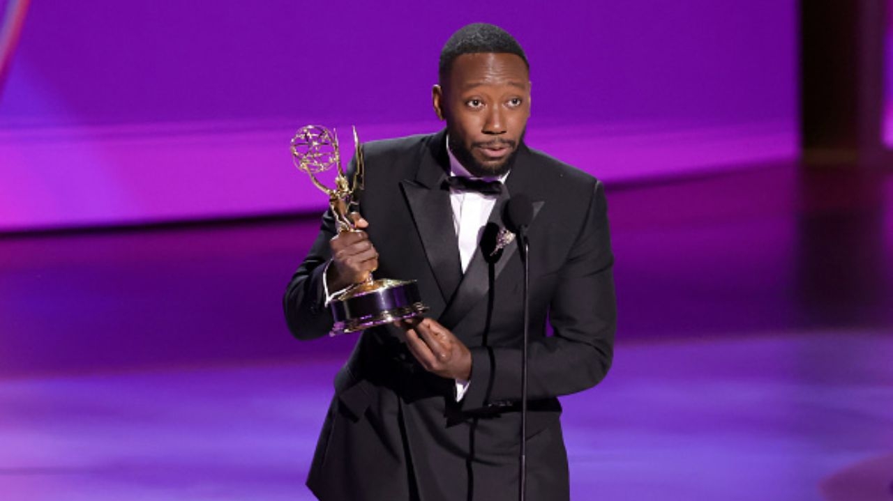 Emmy 2024: Lamorne Morris vence na categoria Melhor Ator Coadjuvante em uma Minissérie, Antologia ou Filme para a TV por “Fargo” Lorena Bueri