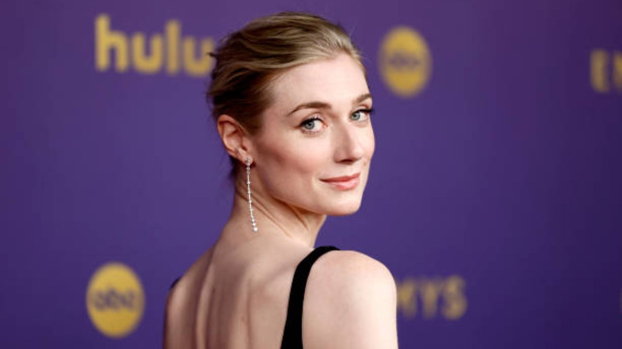 Elizabeth Debicki chama atenção ao referenciar estilo de Lady Di no Emmy 2024 Lorena Bueri